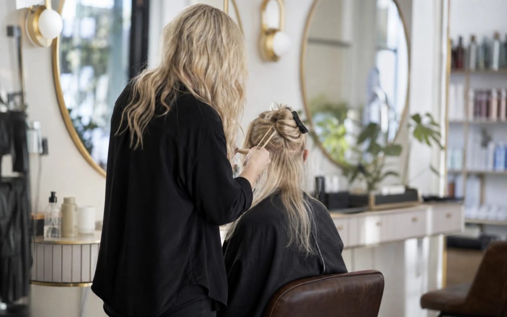 Logo Design for Salons, Barbers & Beauty: What Works